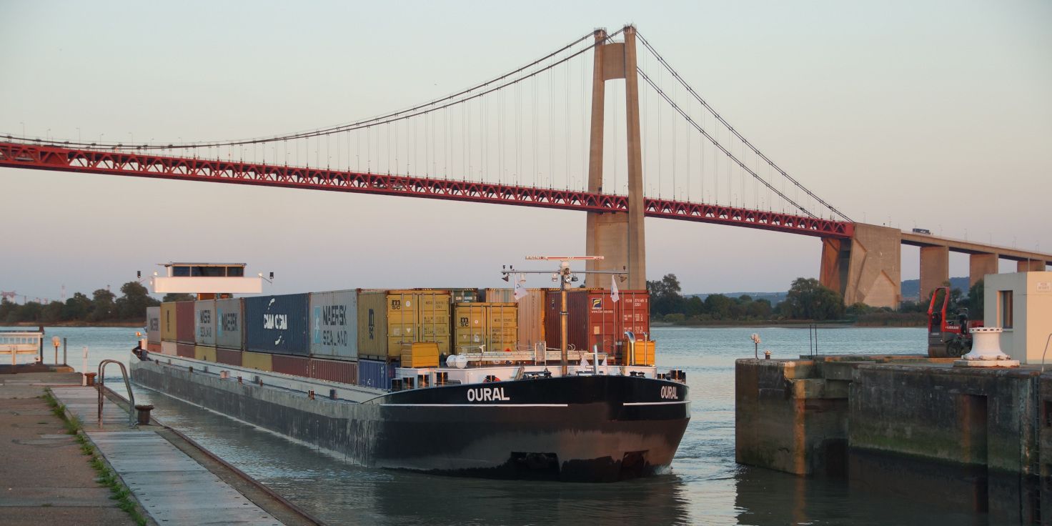 Sogestran Logistics lance SoBlue, 1er service fluvial conteneurisé décarboné en France