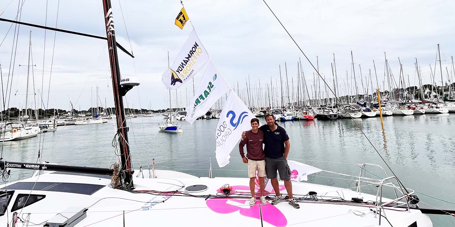 Guillaume Pirouelle et Cédric Château à bord du Class40 Seafrigo-Sogestran juste après la mise à l’eau