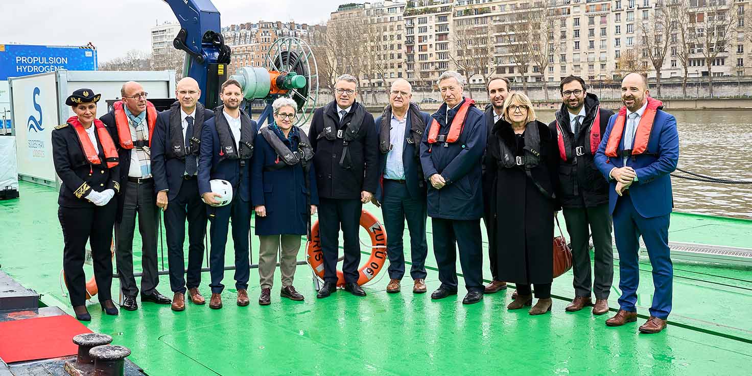 Les officiels sur le pont du ZULU 06 - Crédit photo : Gauthier Mignot - Sogestran